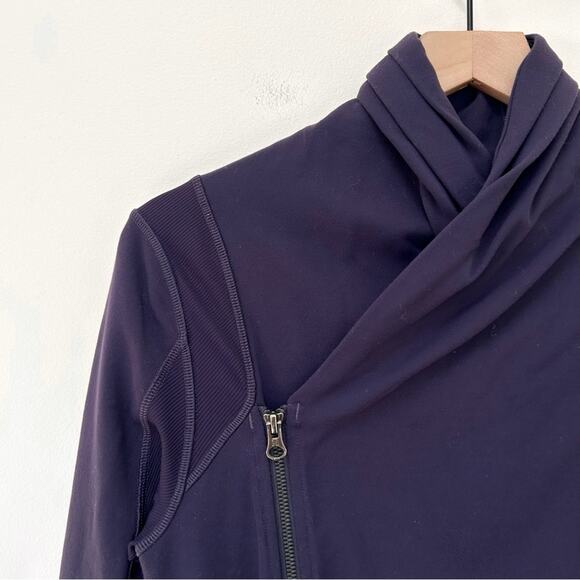 Lululemon Bhakti Yoga Zip Up Jacket in Black Grape Purple Violet size 8 - Picture 4 of 12